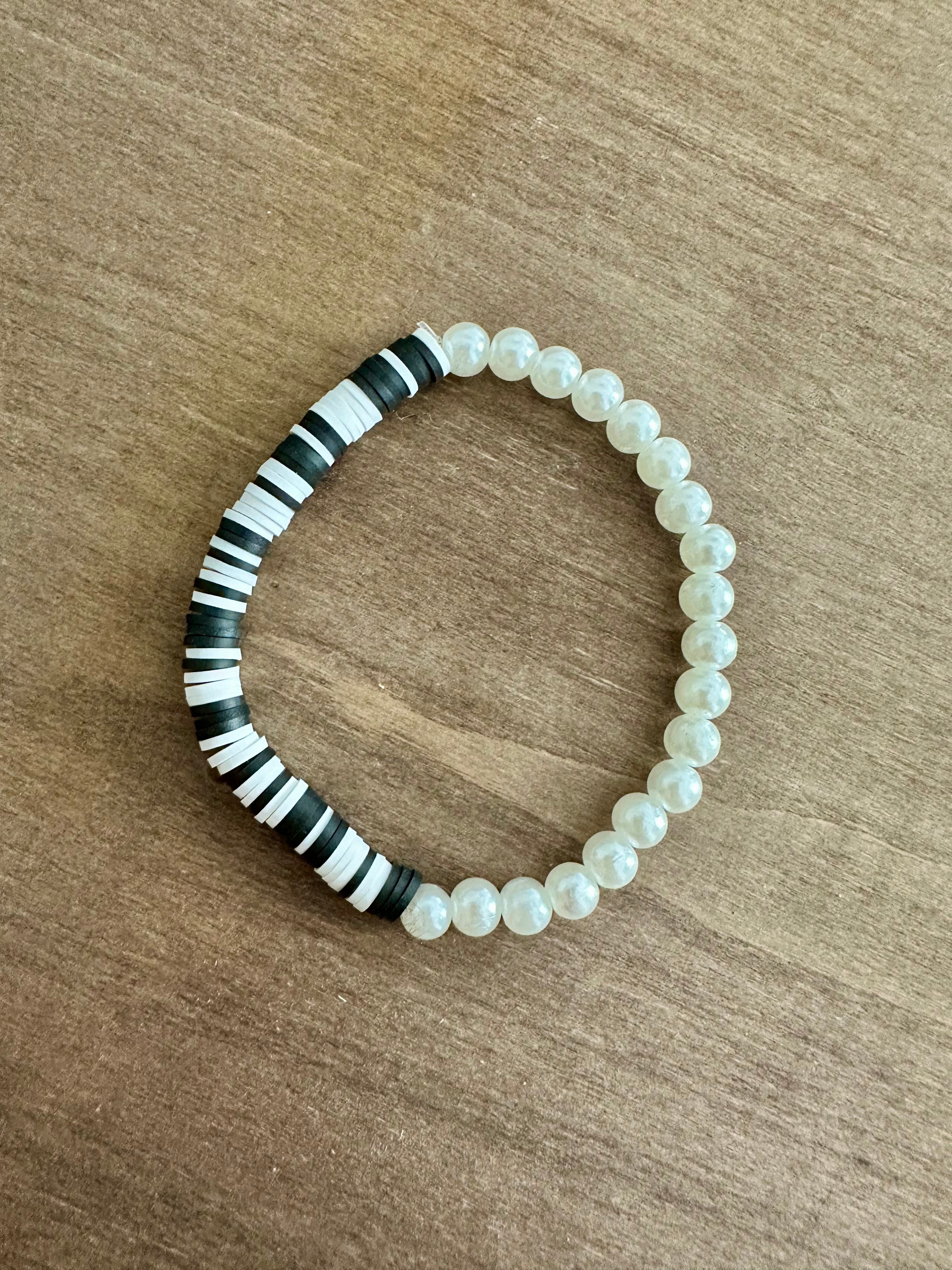 Half Pearl Bracelet | Black & White